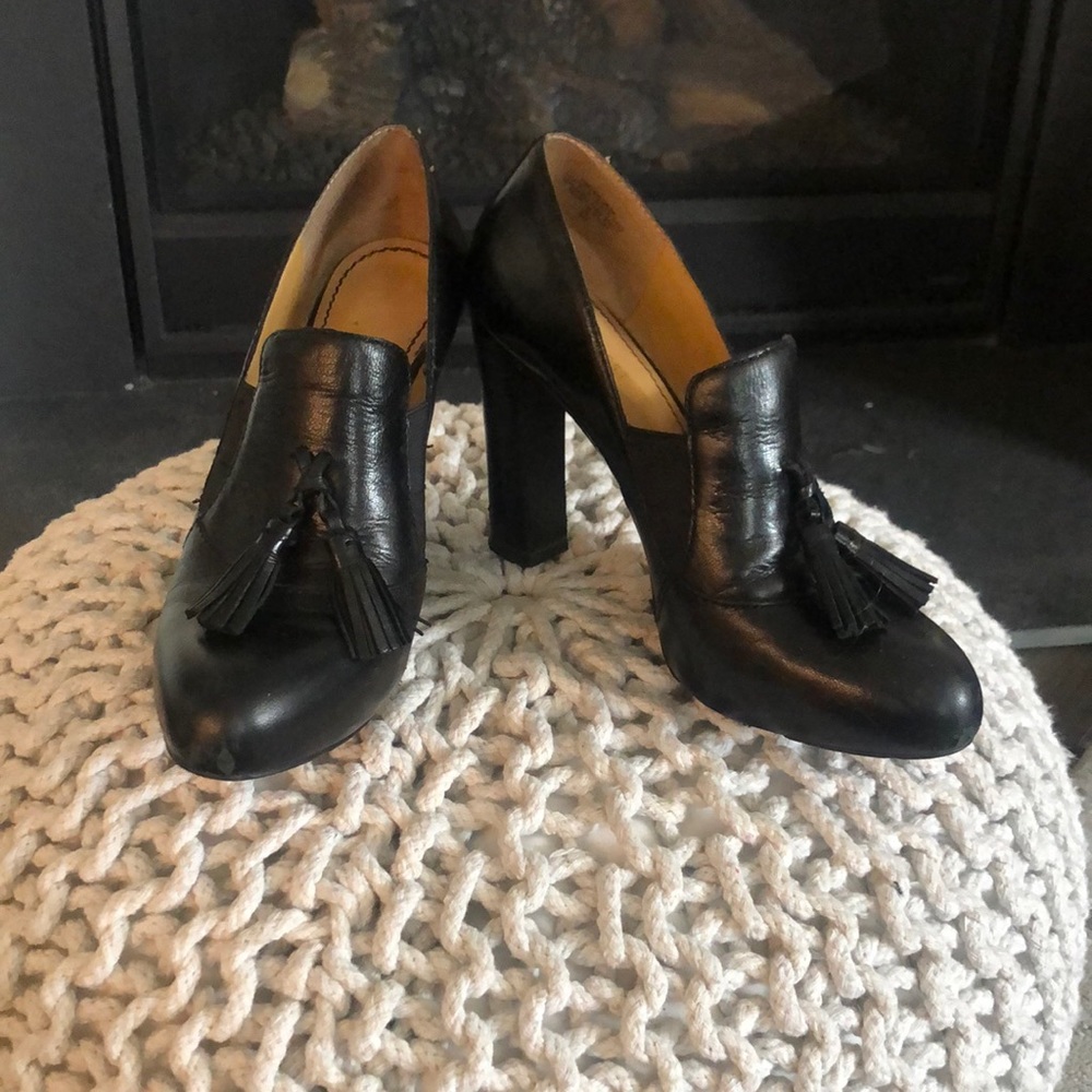 Nine west black tasseled block heel 8M